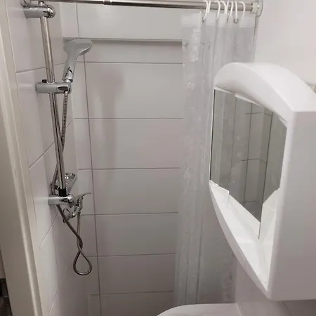 Idylischer Bachplatz