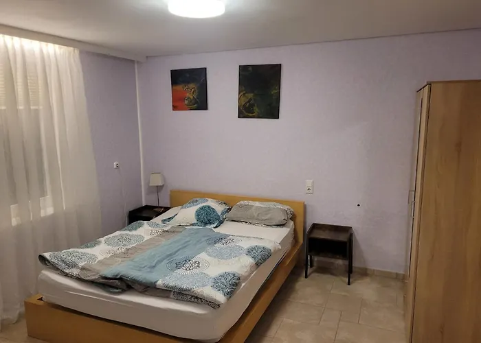 Idylischer Bachplatz *