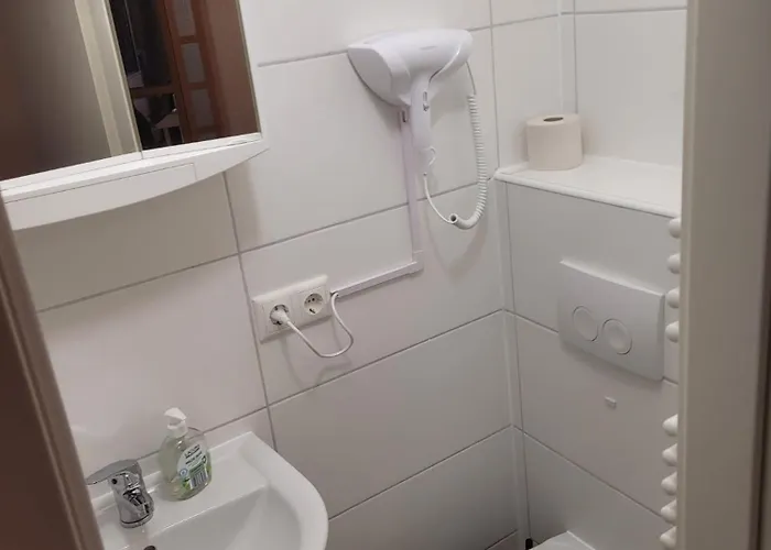 Idylischer Bachplatz *